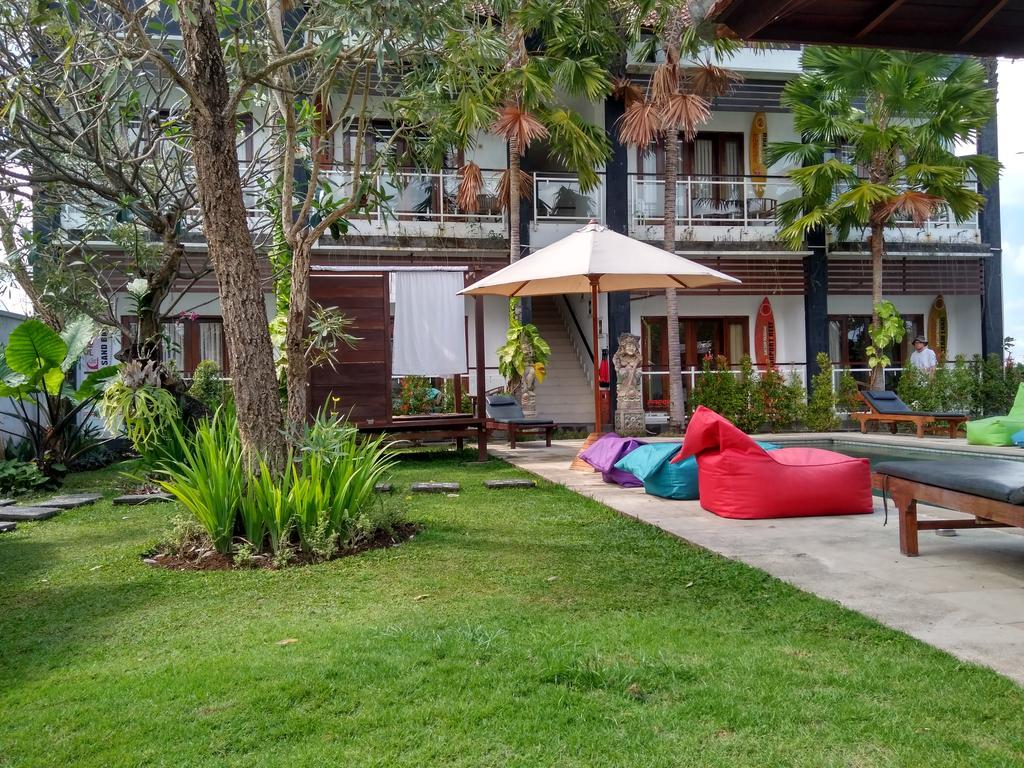 Hotel Premier Surf Camp Canggu Zewnętrze zdjęcie