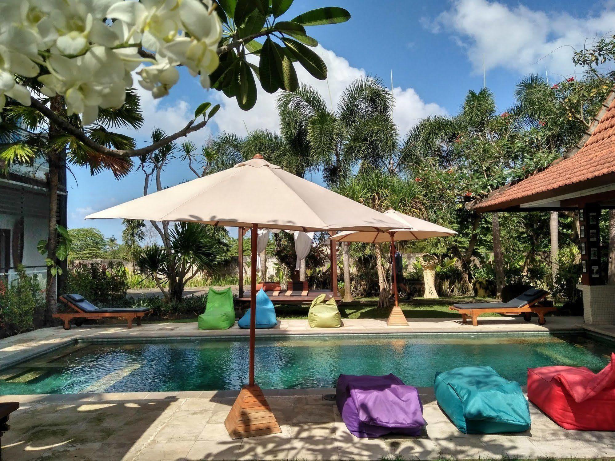 Hotel Premier Surf Camp Canggu Zewnętrze zdjęcie