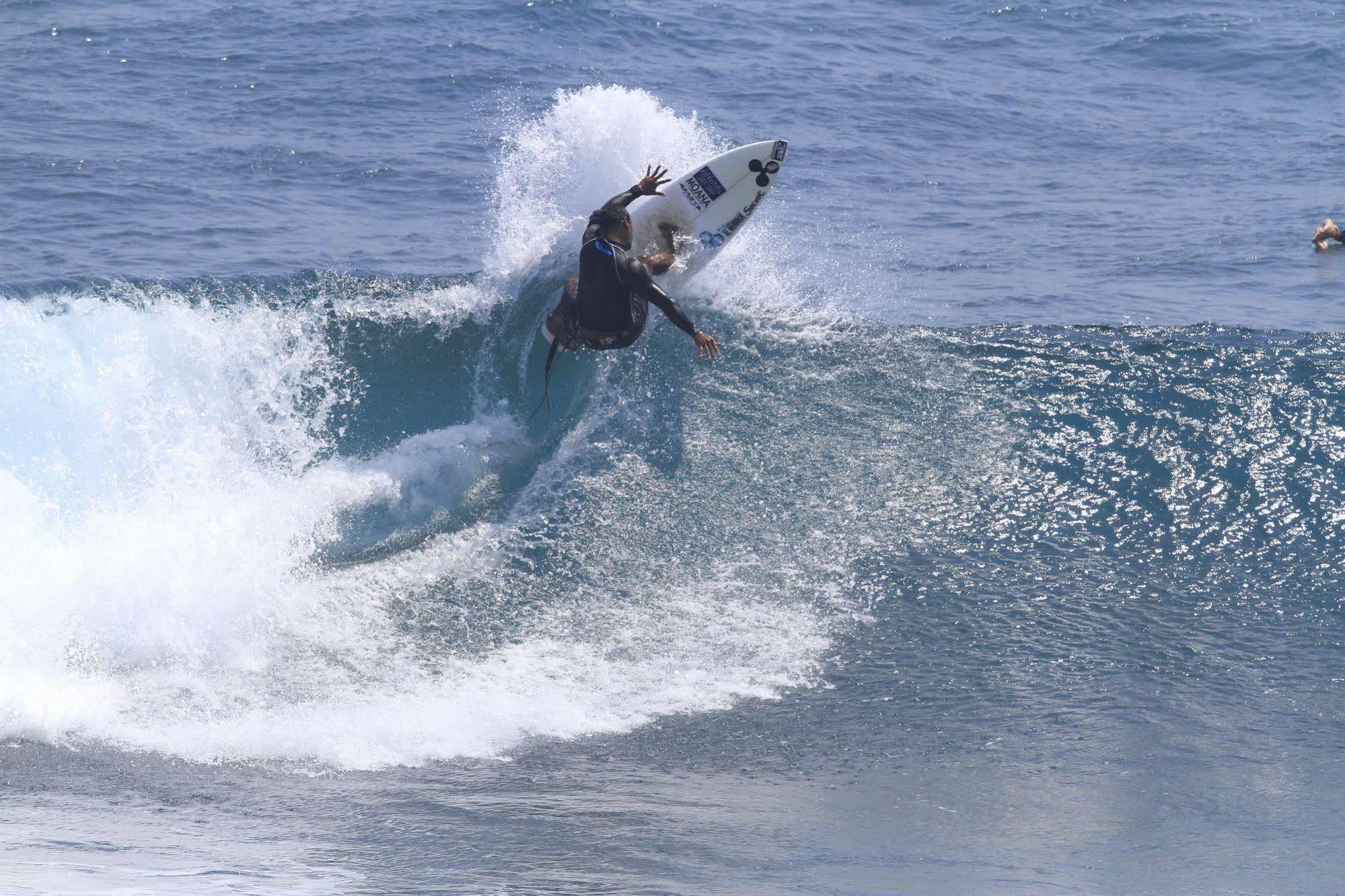 Hotel Premier Surf Camp Canggu Zewnętrze zdjęcie
