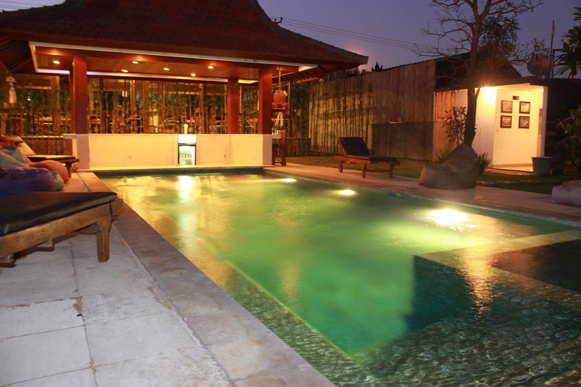 Hotel Premier Surf Camp Canggu Zewnętrze zdjęcie