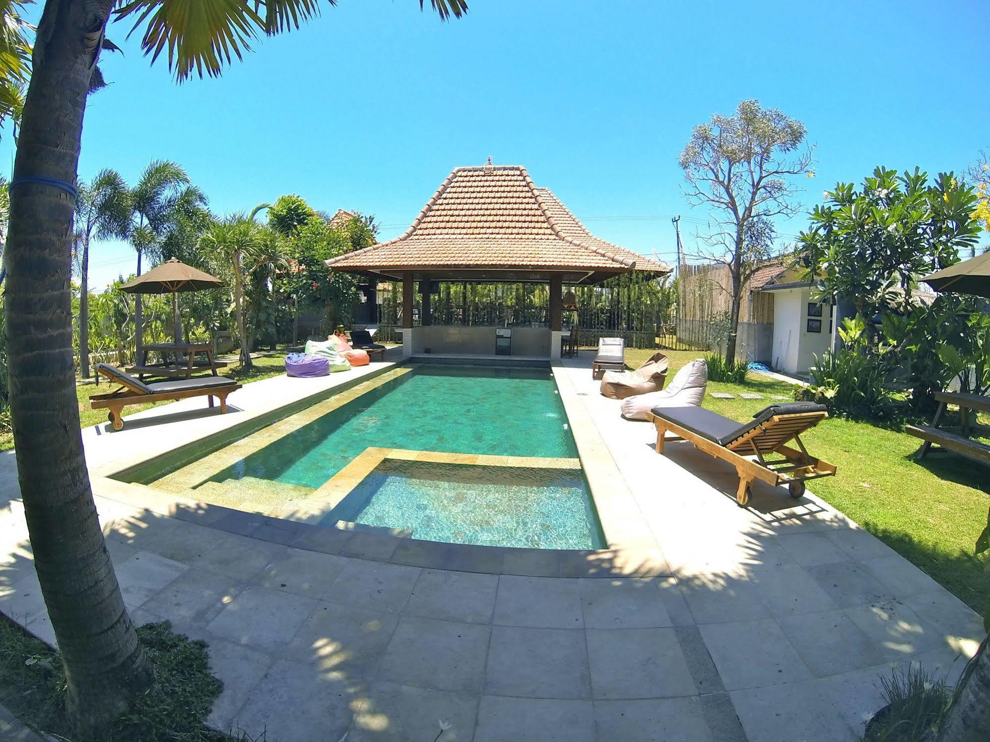Hotel Premier Surf Camp Canggu Zewnętrze zdjęcie
