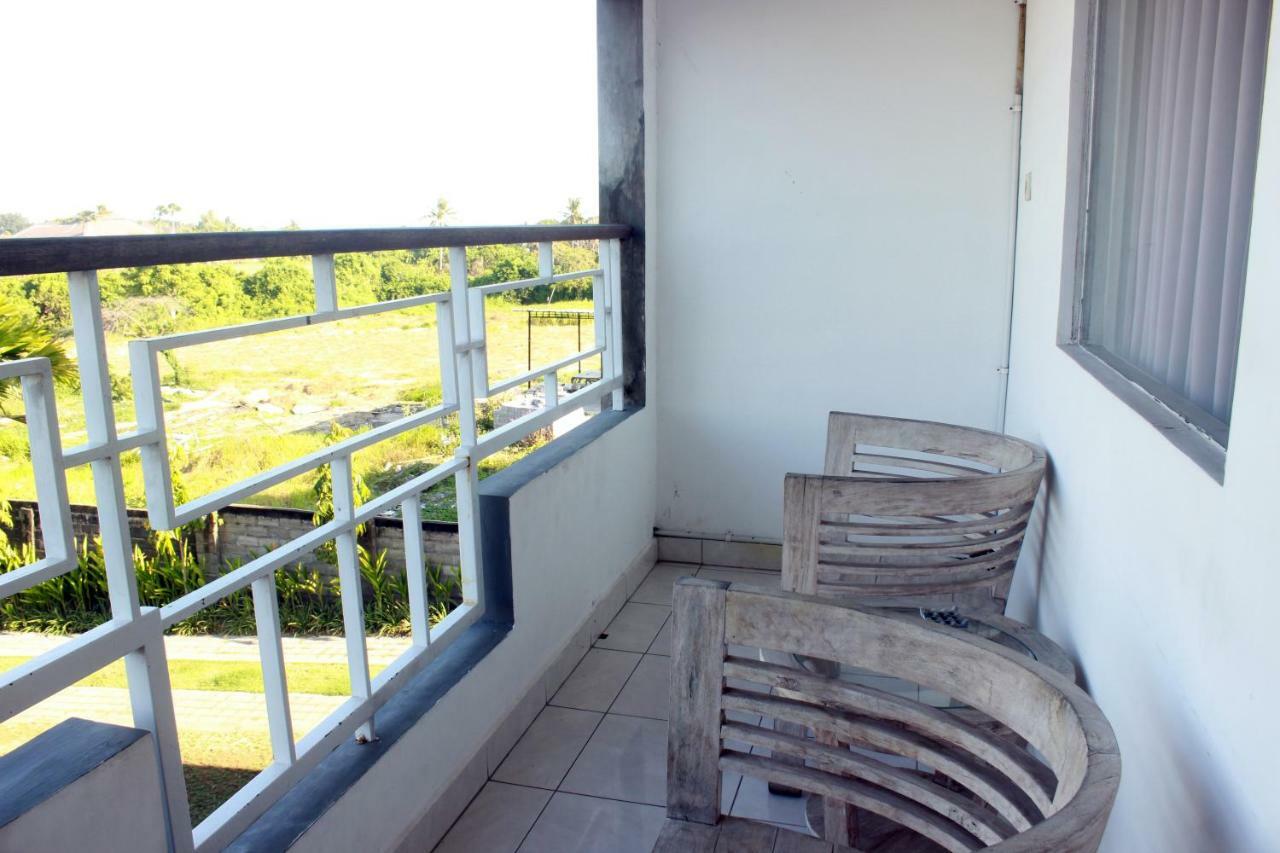 Hotel Premier Surf Camp Canggu Zewnętrze zdjęcie