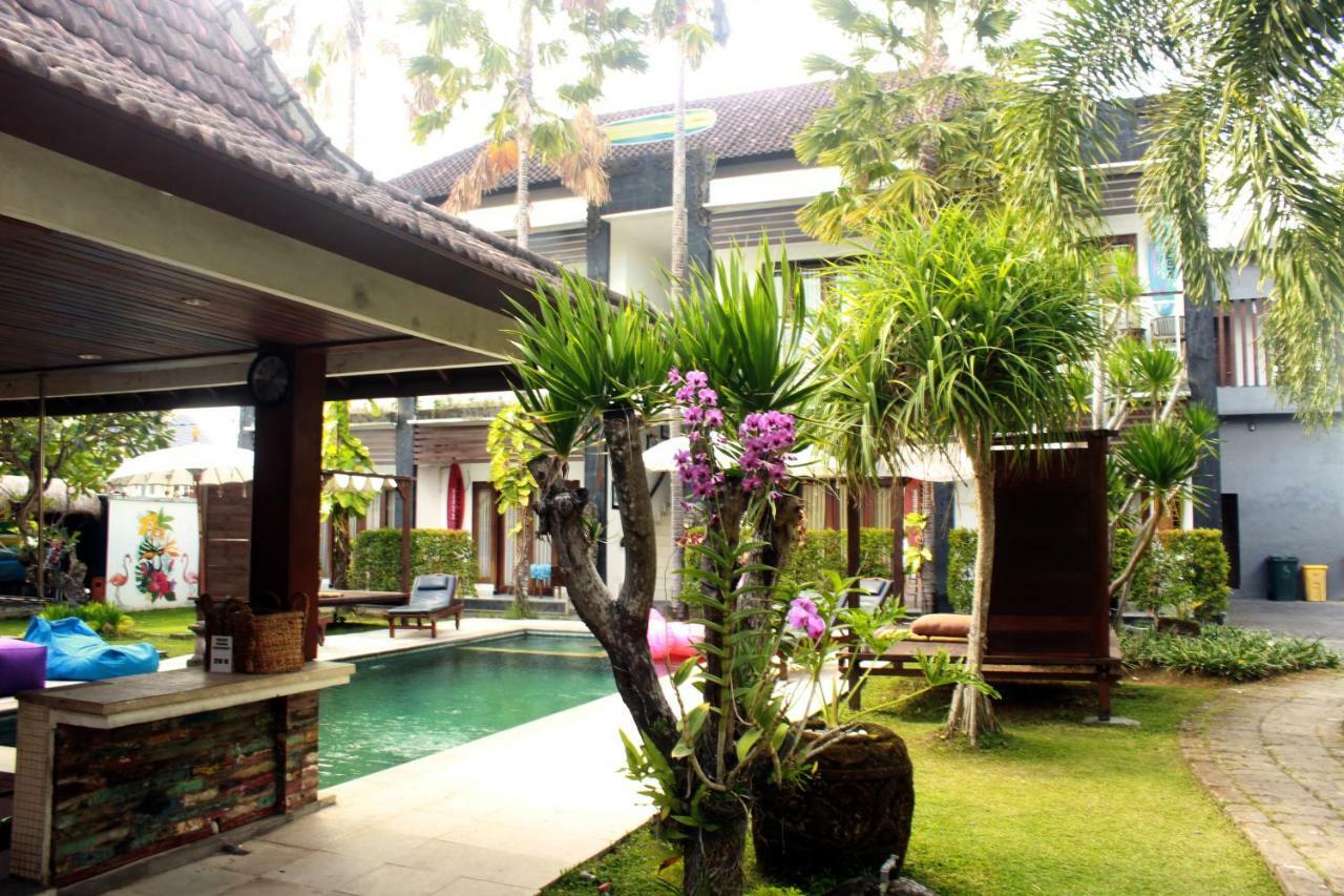Hotel Premier Surf Camp Canggu Zewnętrze zdjęcie